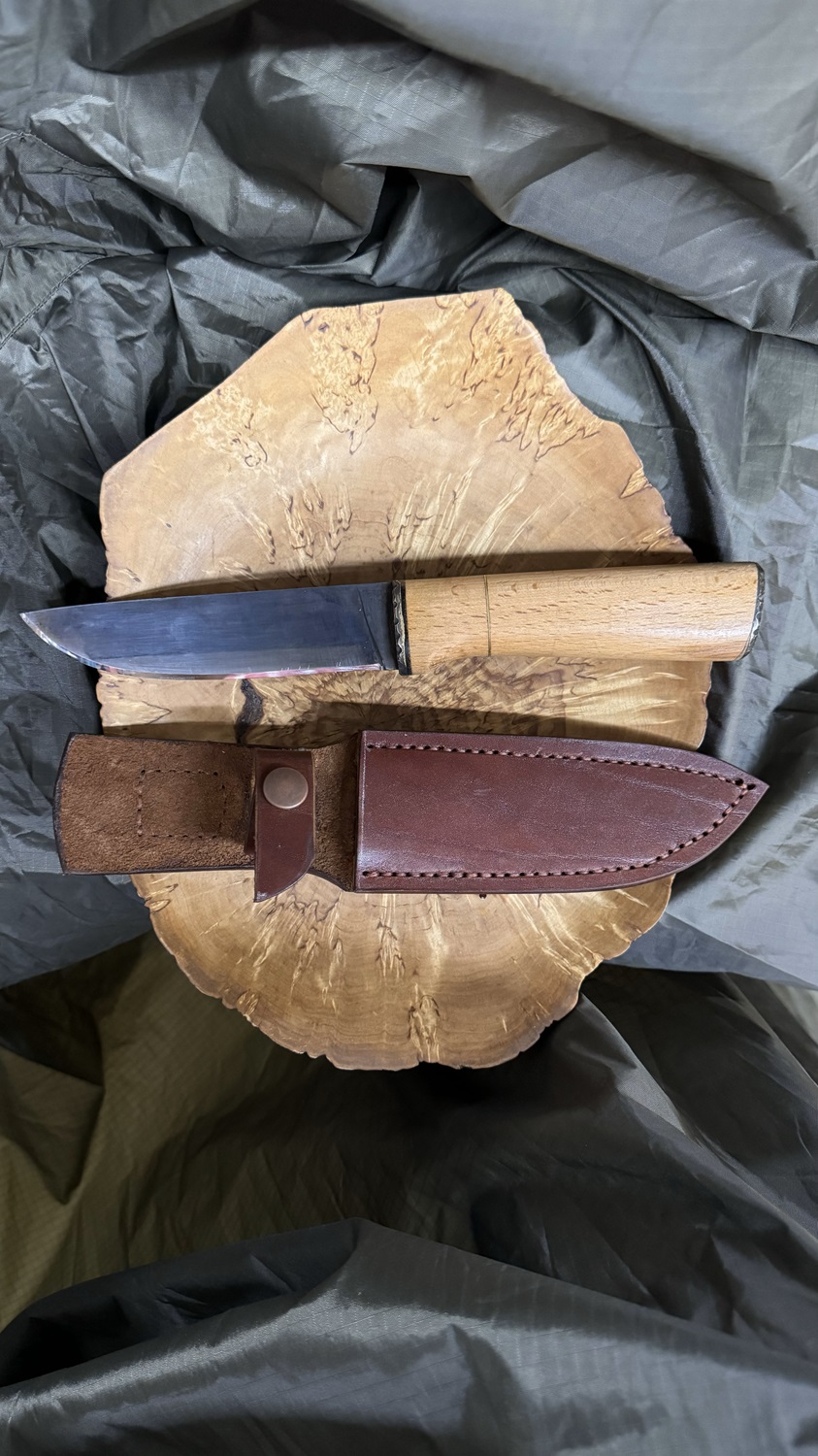 Изображение нож охотник, сталь шх-15, рукоять бук в интернет-магазине Travers Изображение нож охотник, сталь шх-15, рукоять бук в интернет-магазине Travers