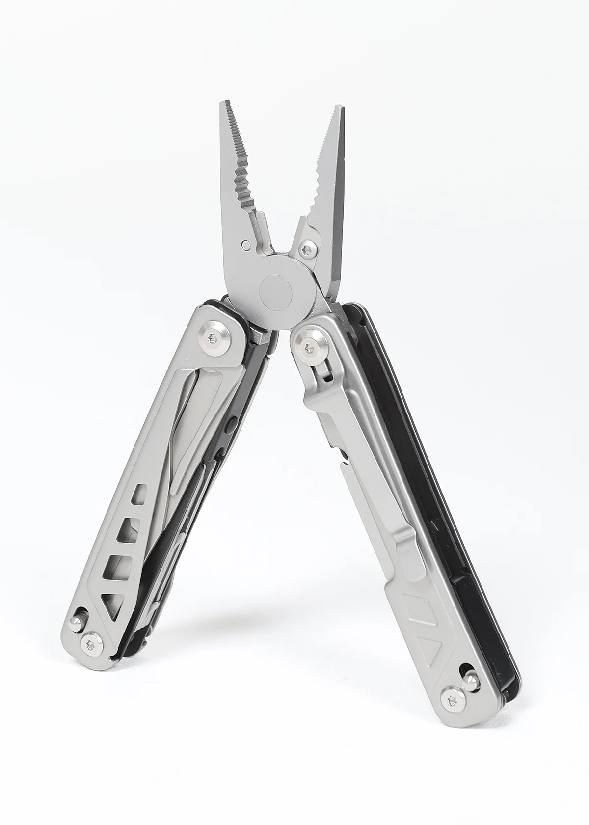 Изображение мультитул track steel grip в интернет-магазине Travers Изображение мультитул track steel grip в интернет-магазине Travers