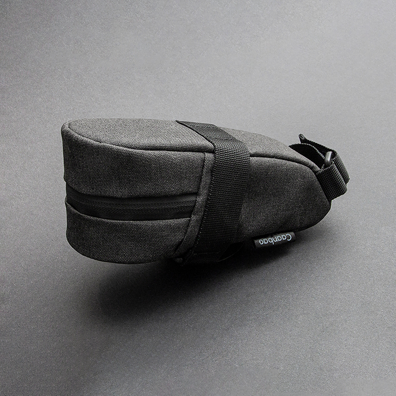 Сумка велосипедная подседельная "Акула" Caanbag CAAN-TR-40BL  фото в интернет-магазине Travers Сумка велосипедная подседельная "Акула" Caanbag CAAN-TR-40BL  фото в интернет-магазине Travers