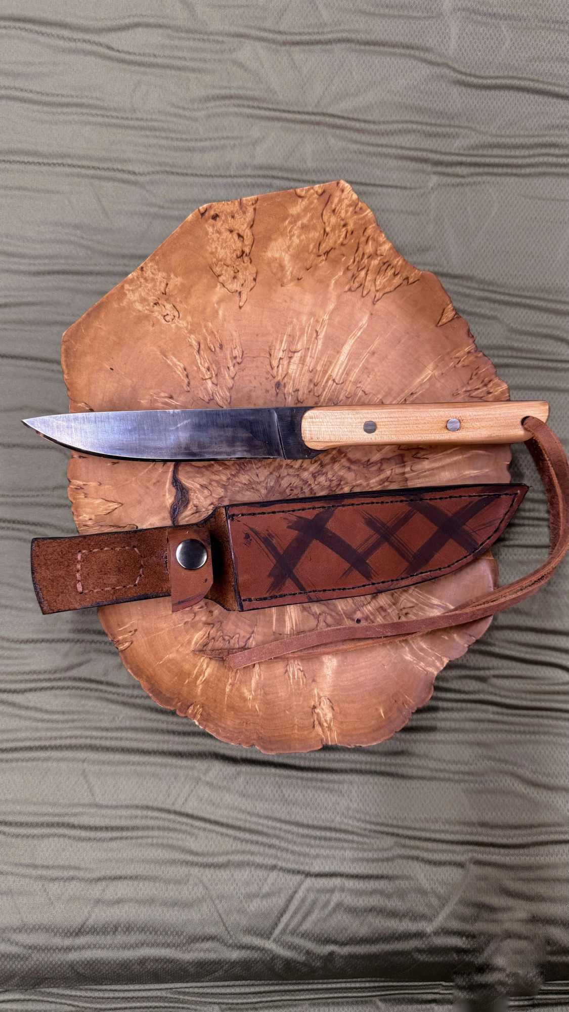 Изображение нож турист, сталь шх-15, рукоять клен, клепки нержавейка в интернет-магазине Travers